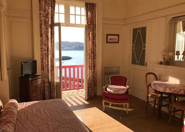 Thiers Golf 2 -charmant Face A La Baie Апартаменти *